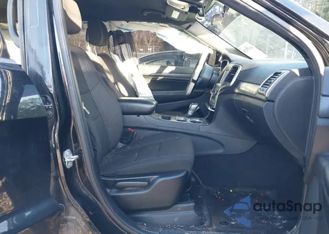 2018 Jeep Grand Cherokee Laredo 4X2 z USA, uszkodzony, nr VIN 1C4RJEAG1JC246701